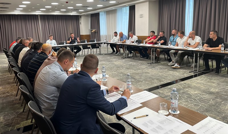 Liga A plenum